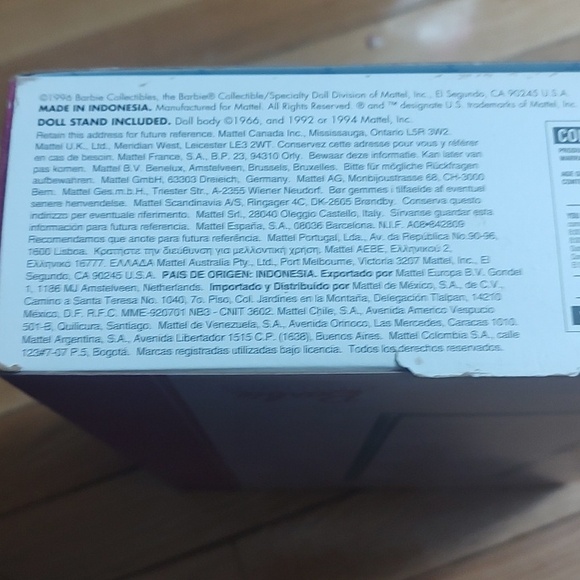 French Lady Barbie - Picture 13 of 13